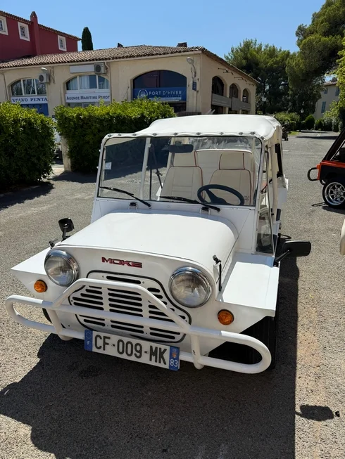 Moke Blanche