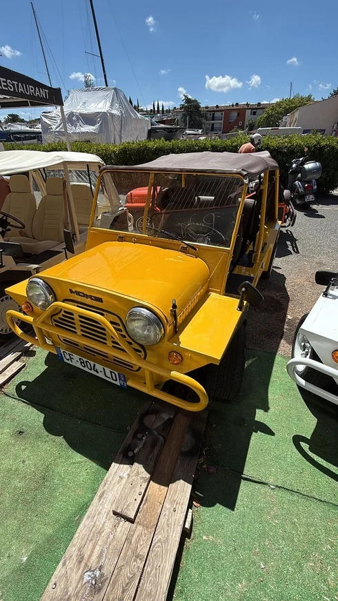 Moke Jaune